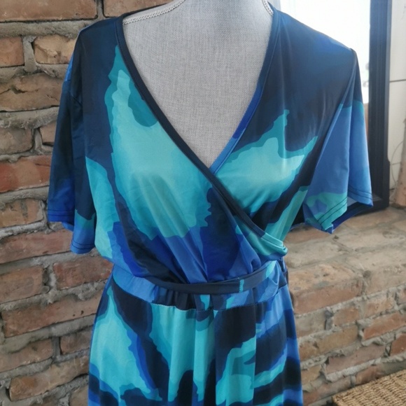 Lilly by Fermiana V fauxwrap vacay turquoise blues maxi dress with tie. Size 2XL - Picture 2 of 6